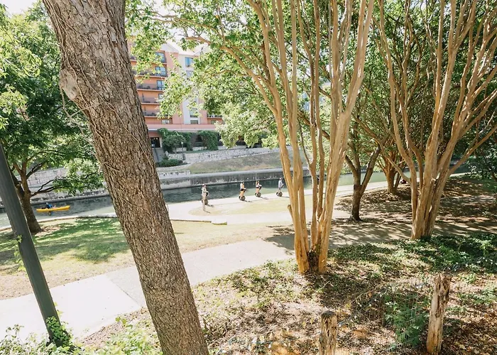 Inn On The Riverwalk