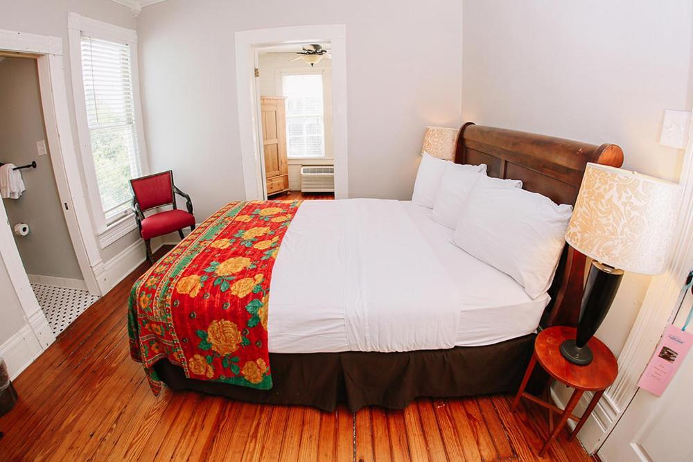 On The Riverwalk Bed and breakfast 3*