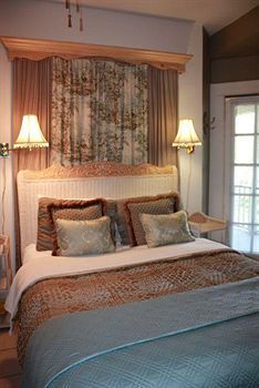 On The Riverwalk Bed and breakfast San Antonio